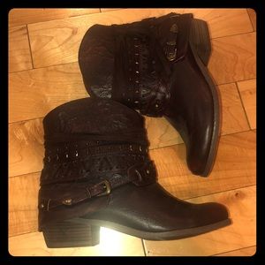 Not Rated booties size 7.5